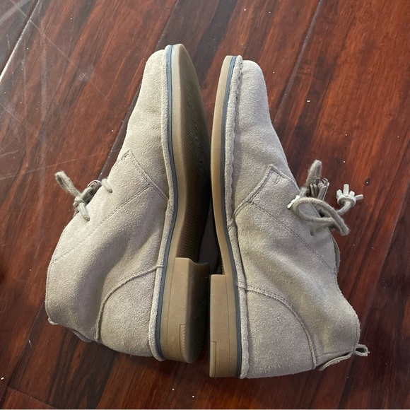 Tommy Bahama Evert Tan Suede Desert Booties Size US 9 ( S - 14) - Picture 3 of 6